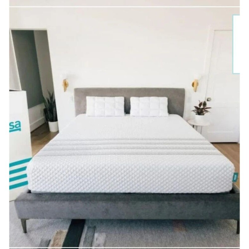 Leesa Sapira King Mattress | Sanitized & Recompacted | Free D